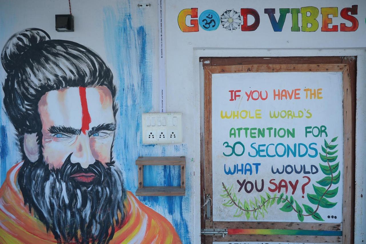 Good Vibes Hostel Варанасі Екстер'єр фото